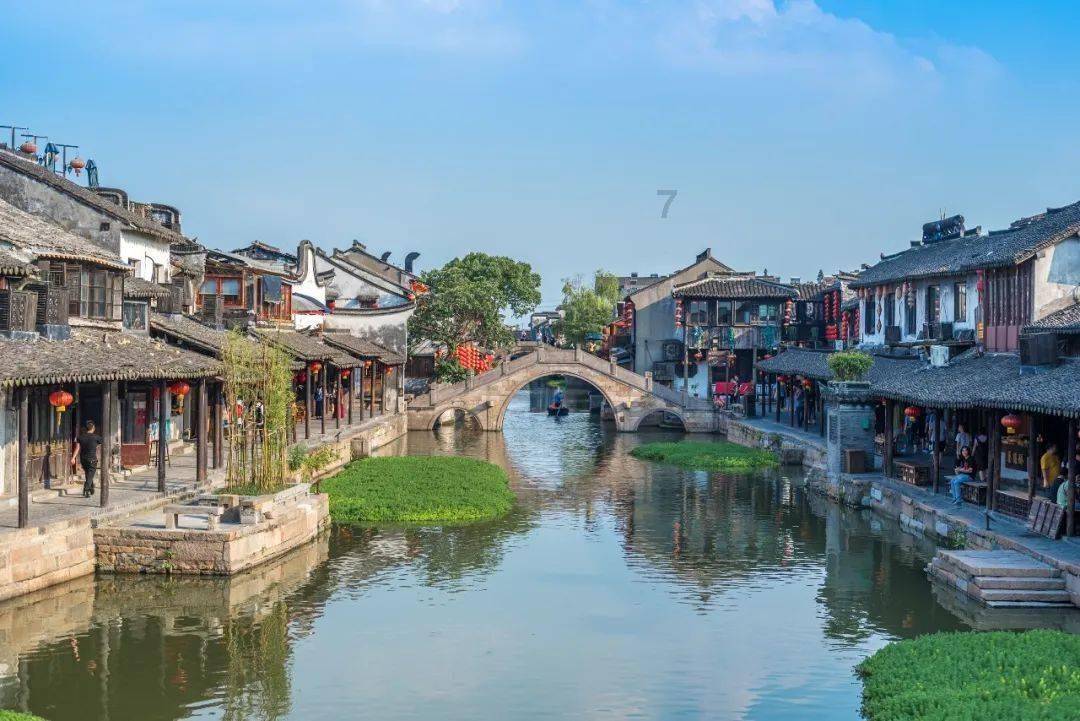 现在有的开车人脑子有问题啊，比如，我让他也让我，他不走，我一开他也突然开，总是这样故意的吗？